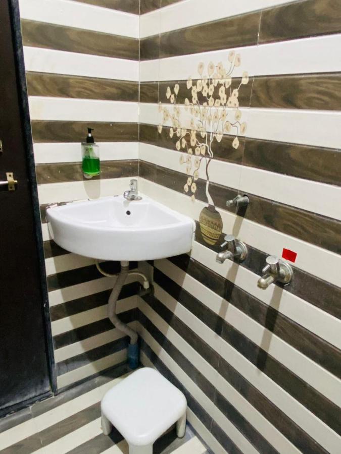 Hotel Meghmalhar Lodging Jejuri ภายนอก รูปภาพ