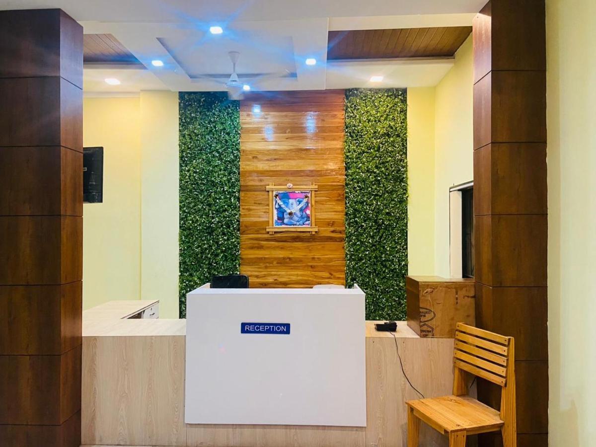 Hotel Meghmalhar Lodging Jejuri ภายนอก รูปภาพ